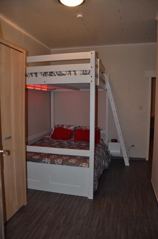 Apartment Sariks Place Брюгге Номер фото
